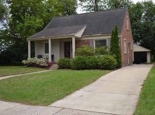 1606 Red Run Dr, Royal Oak, MI 48073