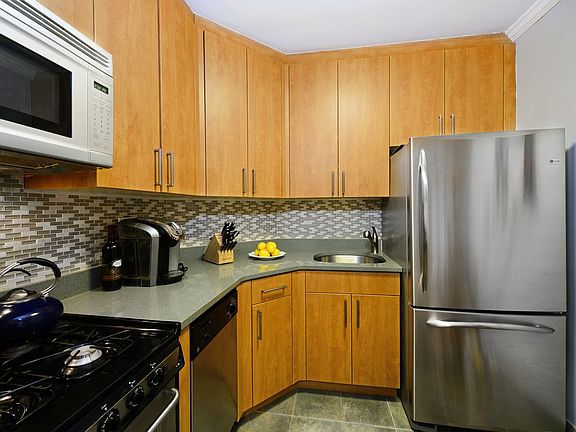 3rd image of 300 E 40th St APT 12L