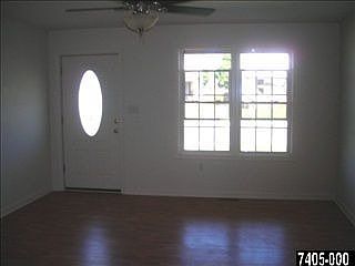 5th image of 206 S Oxford Ave