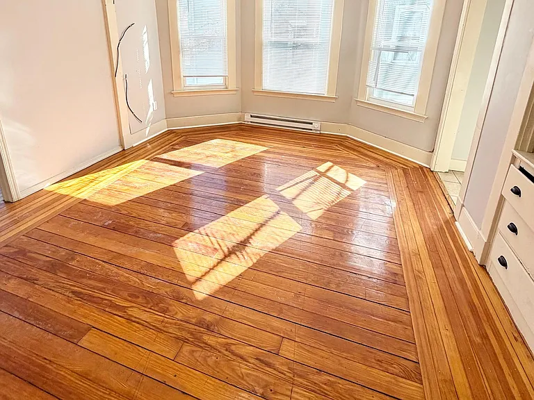 20 Young St #2 — Photo 6