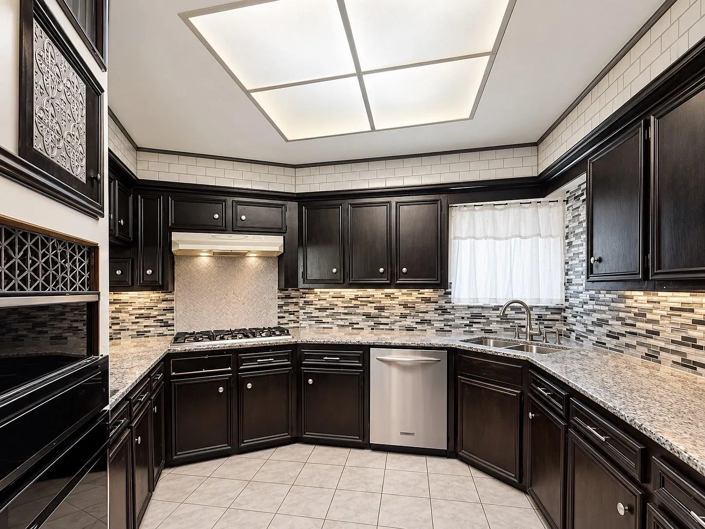 6 bed, 3.5 bath, 3480 sqft, $3,495 — Photo 4