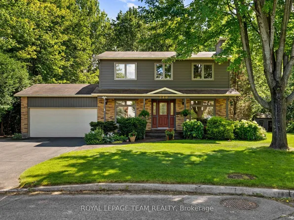 240 Hoylake Cres, Ottawa, ON K1E 2M8