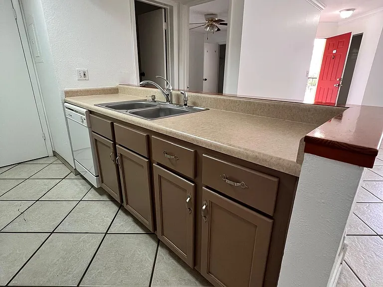 3004 Parkway Blvd #209 — Photo 56