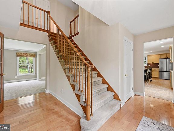 5th image of 1010 Nicole Dr