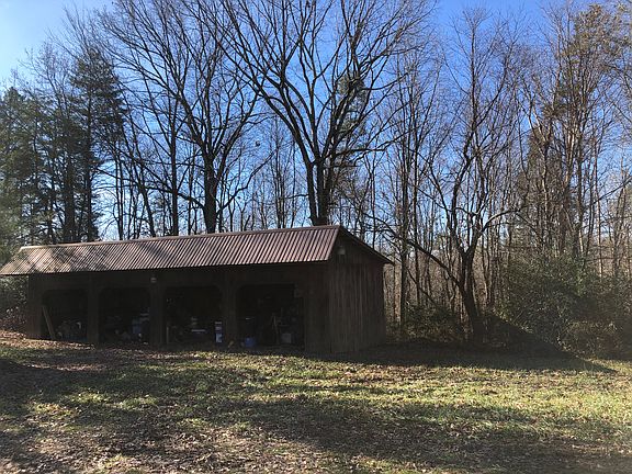 5th image of 202 Rose Ct