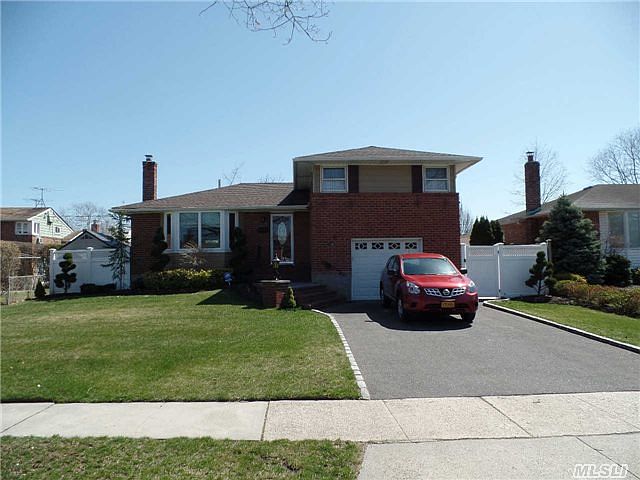 1st image of 128 Beverly Pl