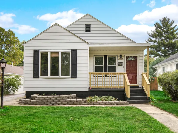 1123 State St, Hobart, IN 46342