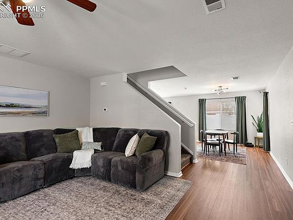3rd image of 9545 Castle Oaks Dr