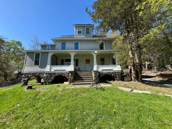 26 Summit Ave #2
