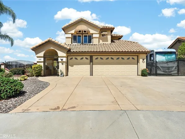 7498 Red Clover Way, Highland, CA 92346