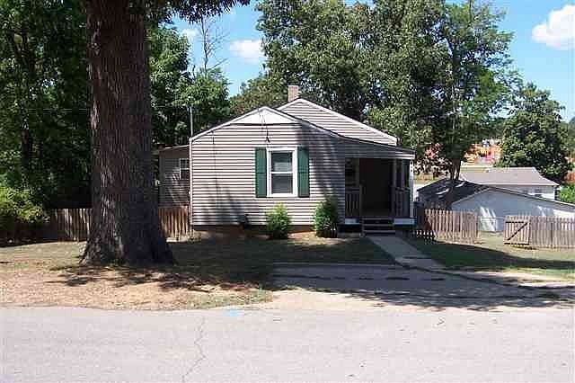 1st image of 418 Steele Ave