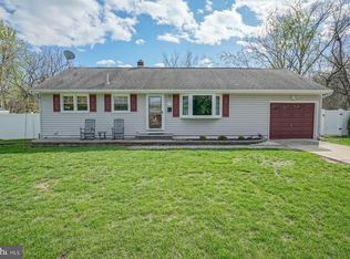 8 Thornton Pl, Mount Holly, NJ 08060