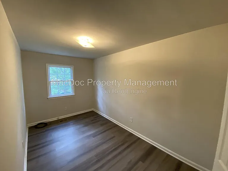 130 Janney Ct — Photo 13