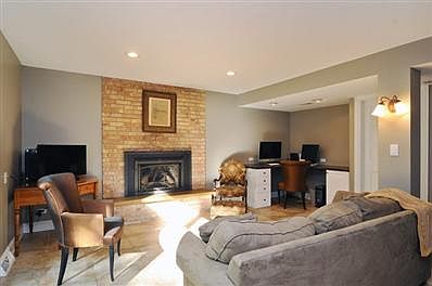 5th image of 10 Sheffield Ct