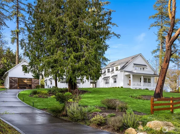 10717 NE Manitou Park Boulevard, Bainbridge Island, WA 98110