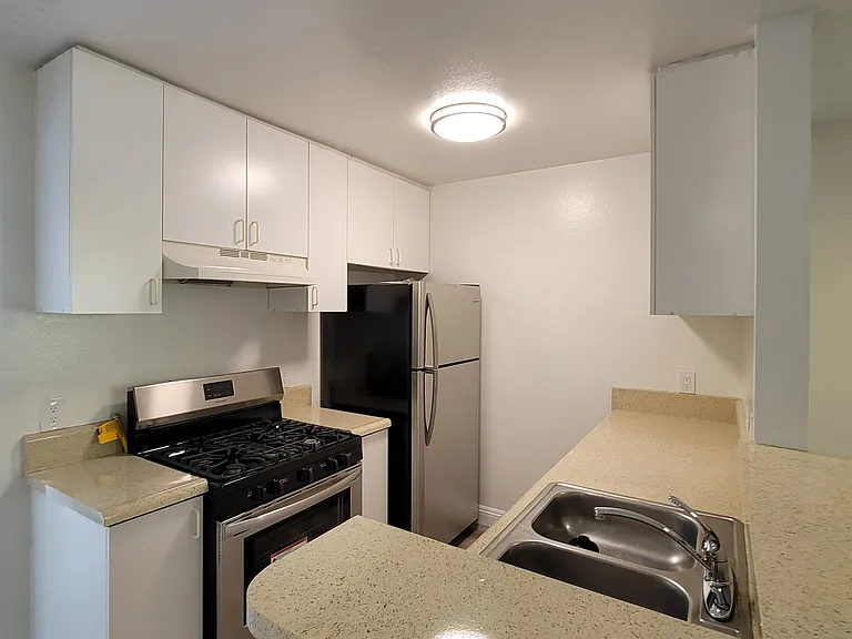 509 Pacific St #203 — Photo 9