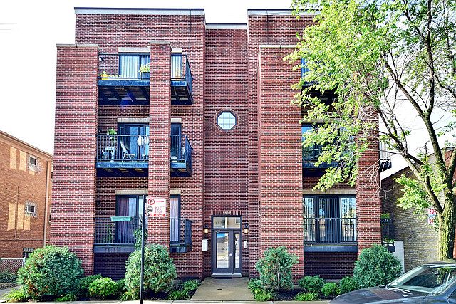1st image of 5907 W Montrose Ave APT 2W