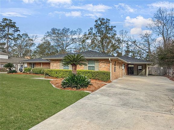3rd image of 692 Marilyn Dr
