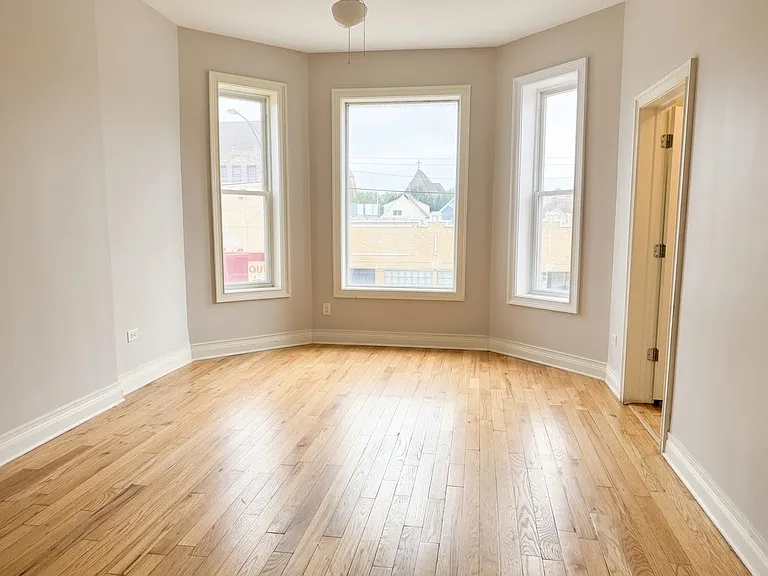 2128 W Cermak Rd #2 — Photo 8