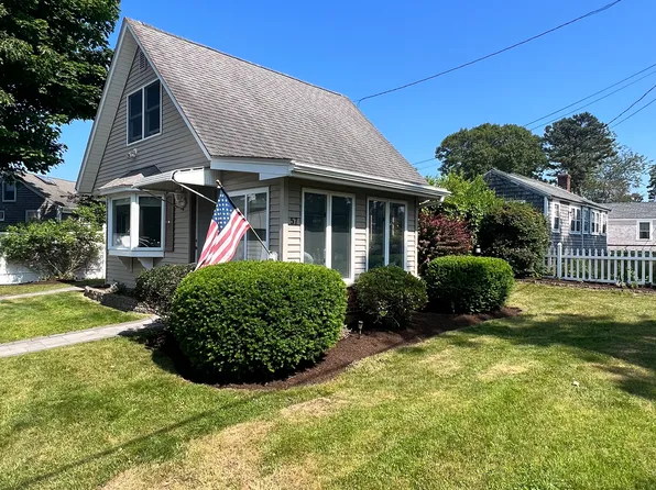 57 Holiday Ln, Dennis Port, MA 02639