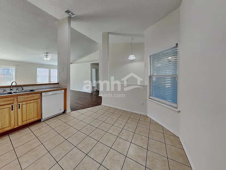 3008 Woodbridge St — Photo 5