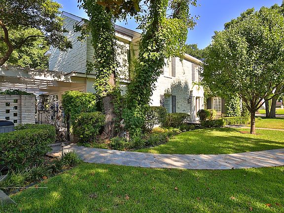 2nd image of 750 Rivercrest Dr