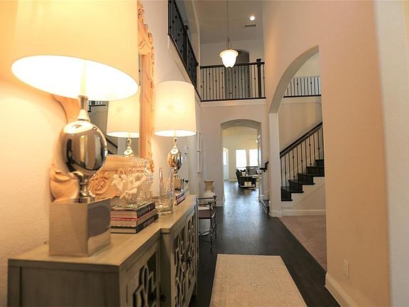 2nd image of 2161 Balcones Dr