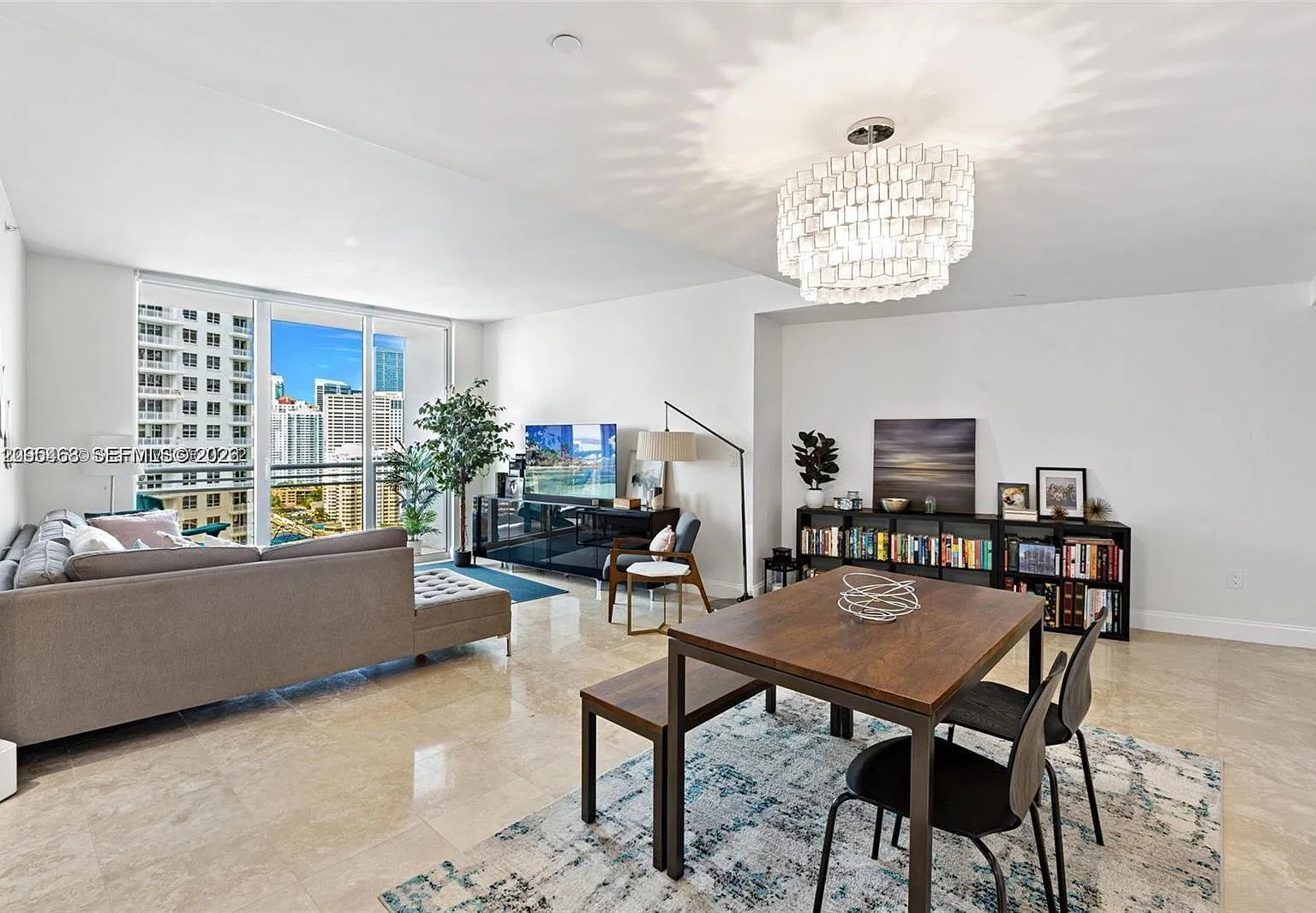 Carbonell Condo — Photo 3