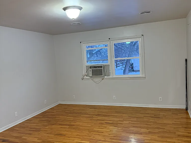 205 W 9th St #1 — Photo 3