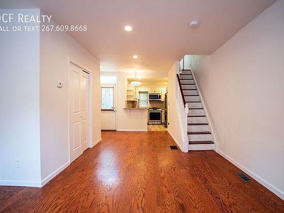 2nd image of 2207 Montrose St