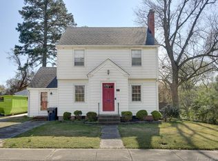 37 Orchard Ave, Hampton, VA 23661