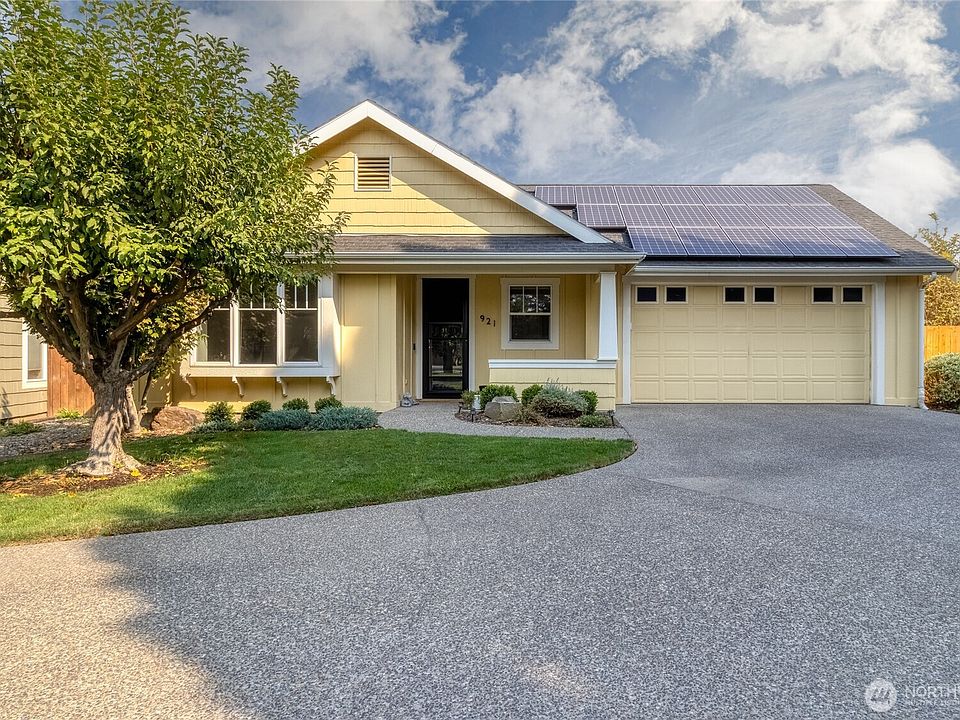 1st image of 921 SE Larkspur Place