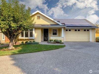 921 SE Larkspur Place, College Place, WA, 99324