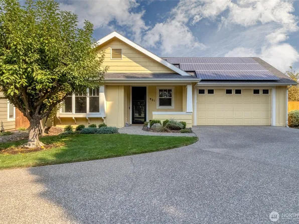 921 SE Larkspur Place, College Place, WA 99324