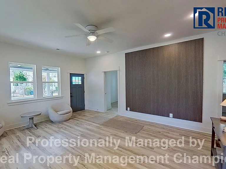 1109 Dock St — Photo 5