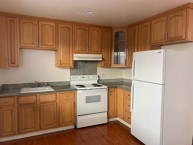 1st image of 687 Ontario Ct #2