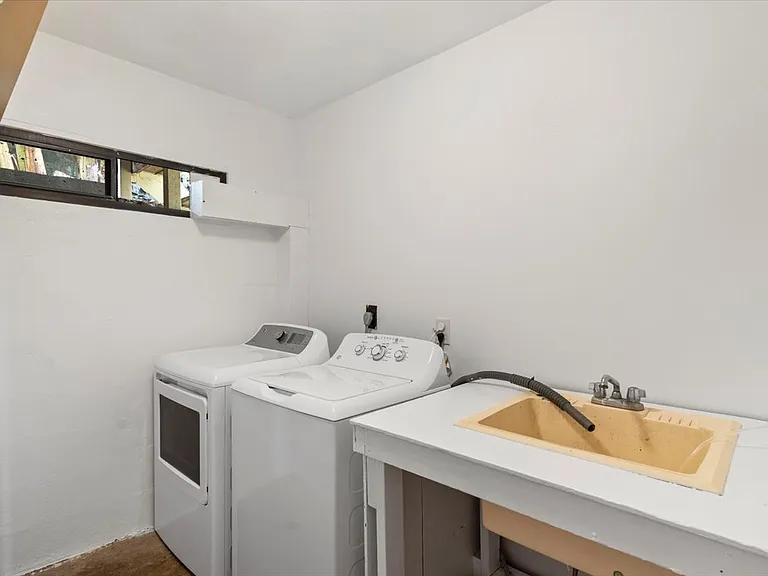 560 Kuikahi Dr — Photo 52