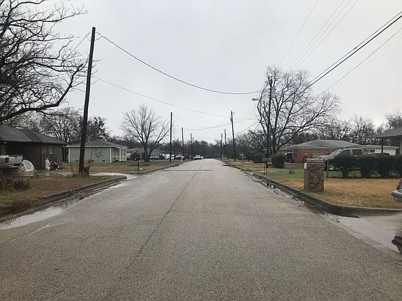 5th image of 721 Gilbert St