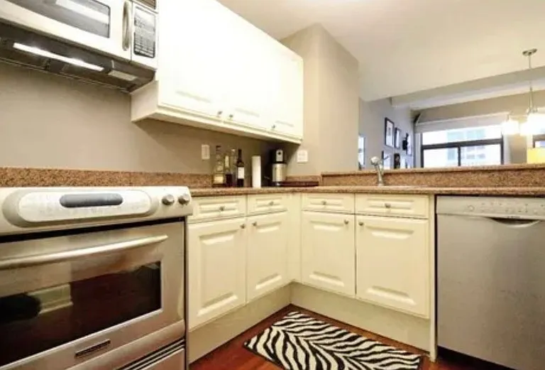 1500 Chestnut St #4D — Photo 8