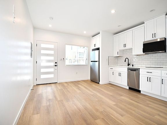 4th image of 849 N McCadden Pl #20