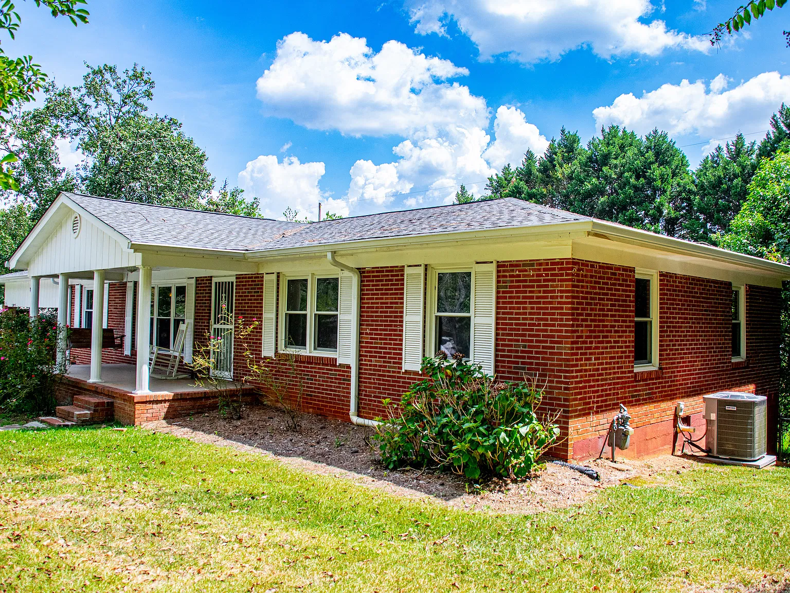3 bed, 1600 sqft, $2,000 — Photo 4