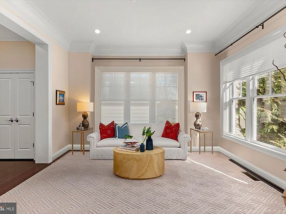 5th image of 5325 Camberley Ave