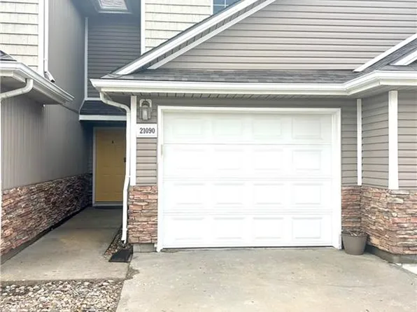 21090 Millridge St, Spring Hill, KS 66083