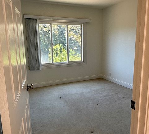 4th image of 224 Nueva Ave