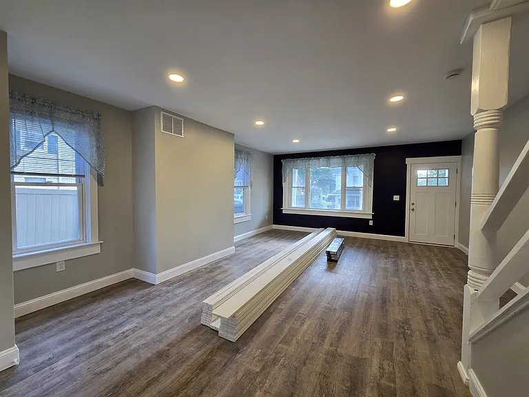 613 Sherman St — Photo 8