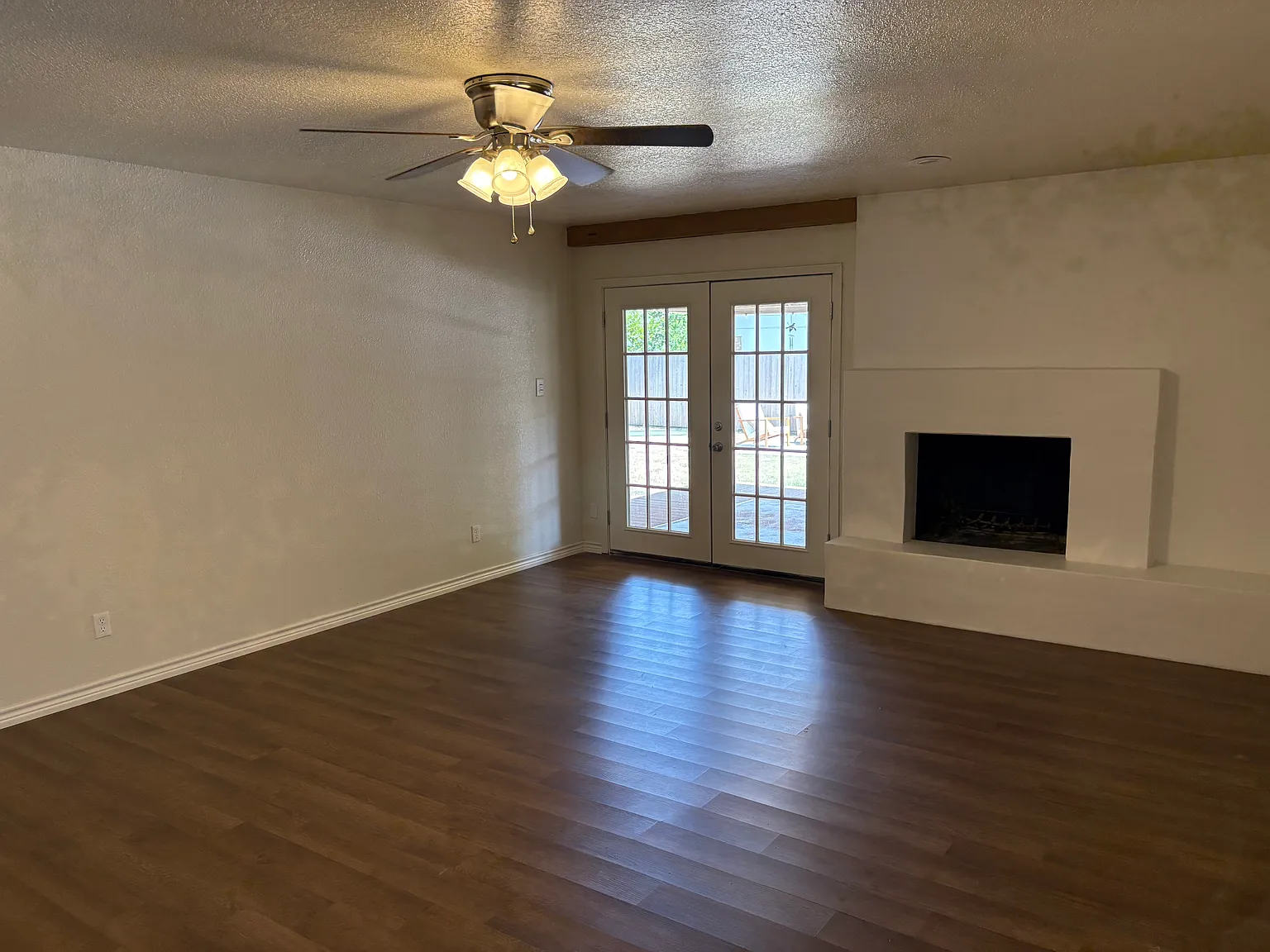 4 bed, 1774 sqft, $2,700 — Photo 4