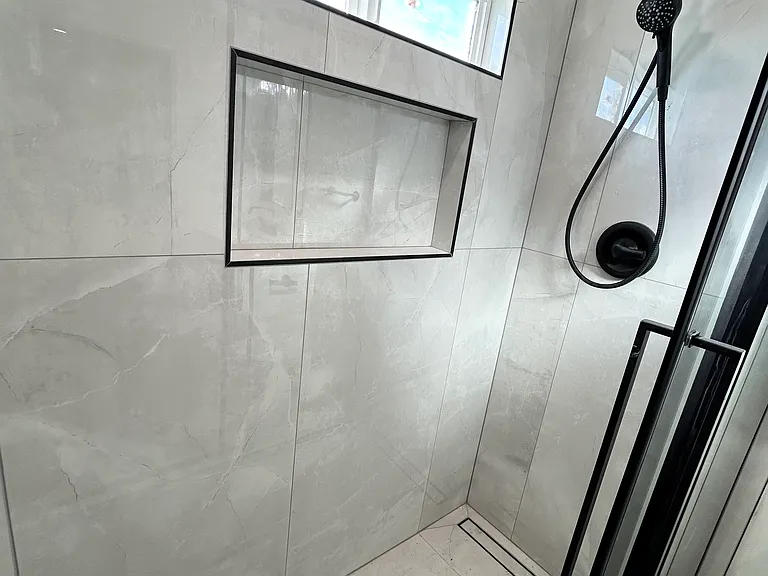 616 E Avenida De Las Flores #C — Photo 12