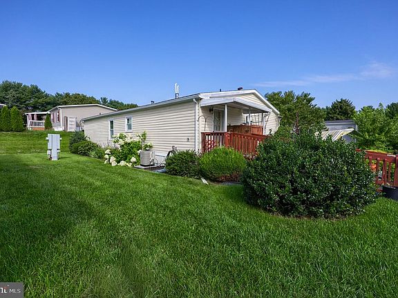 3rd image of 109 Jemfield Ct