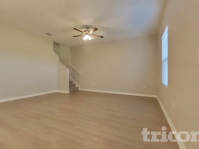 15619 Merlin Ave — Photo 2