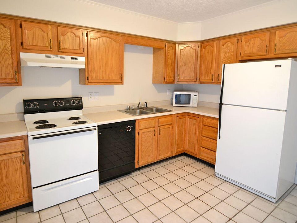 2nd image of 115 Lois Ln APT 5